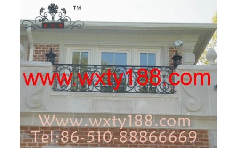 The balcony guardrail