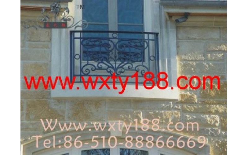 The balcony guardrail