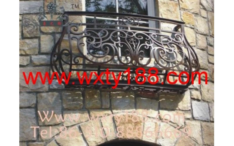 The balcony guardrail