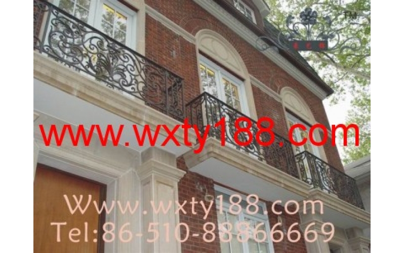The balcony guardrail