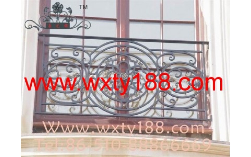 The balcony guardrail